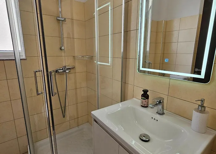 Ares Summer ساراندا