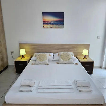 Ares Summer Sarandë