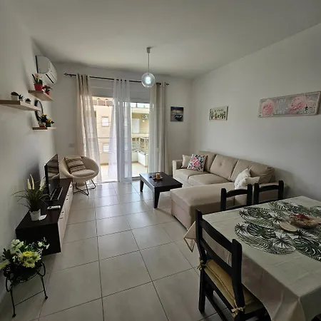Apartment Ares Summer